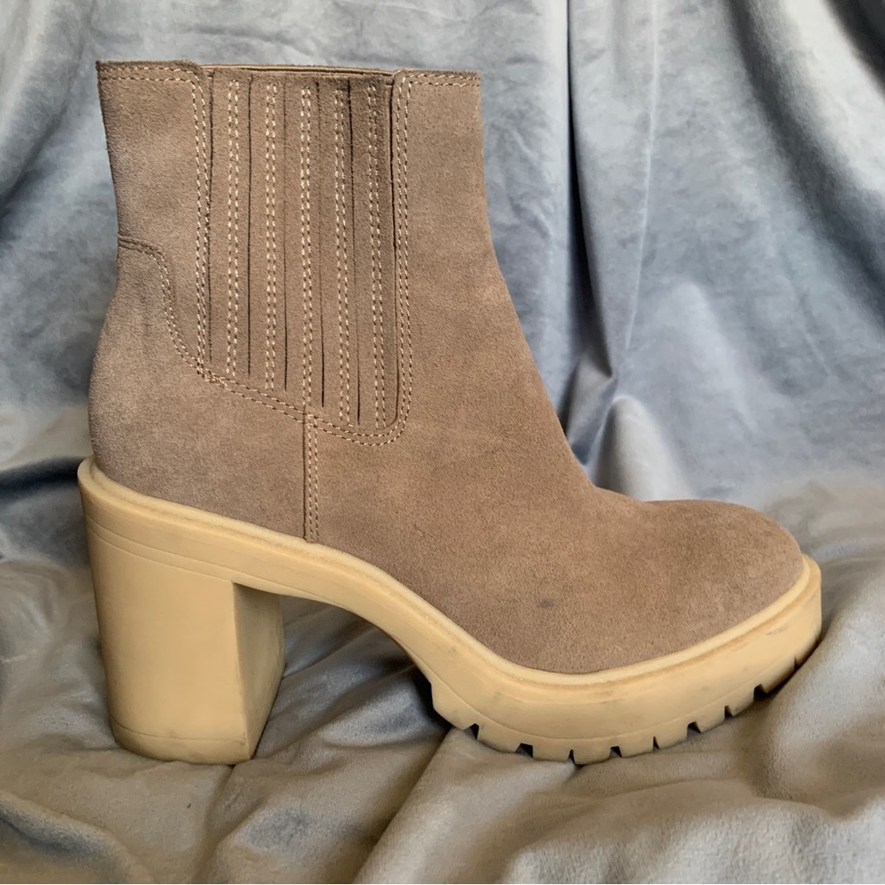 Dolce Vita 8.5 WATERPROOF Suede Caster H2O Booties GUC - Picture 9 of 10